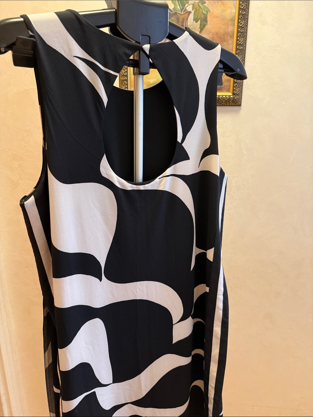 Trina Turk Black & White Abstract Sleeveless Shift Dress - Picture 2 of 10